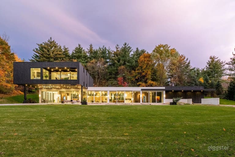  Modern Luxury in the Woods 