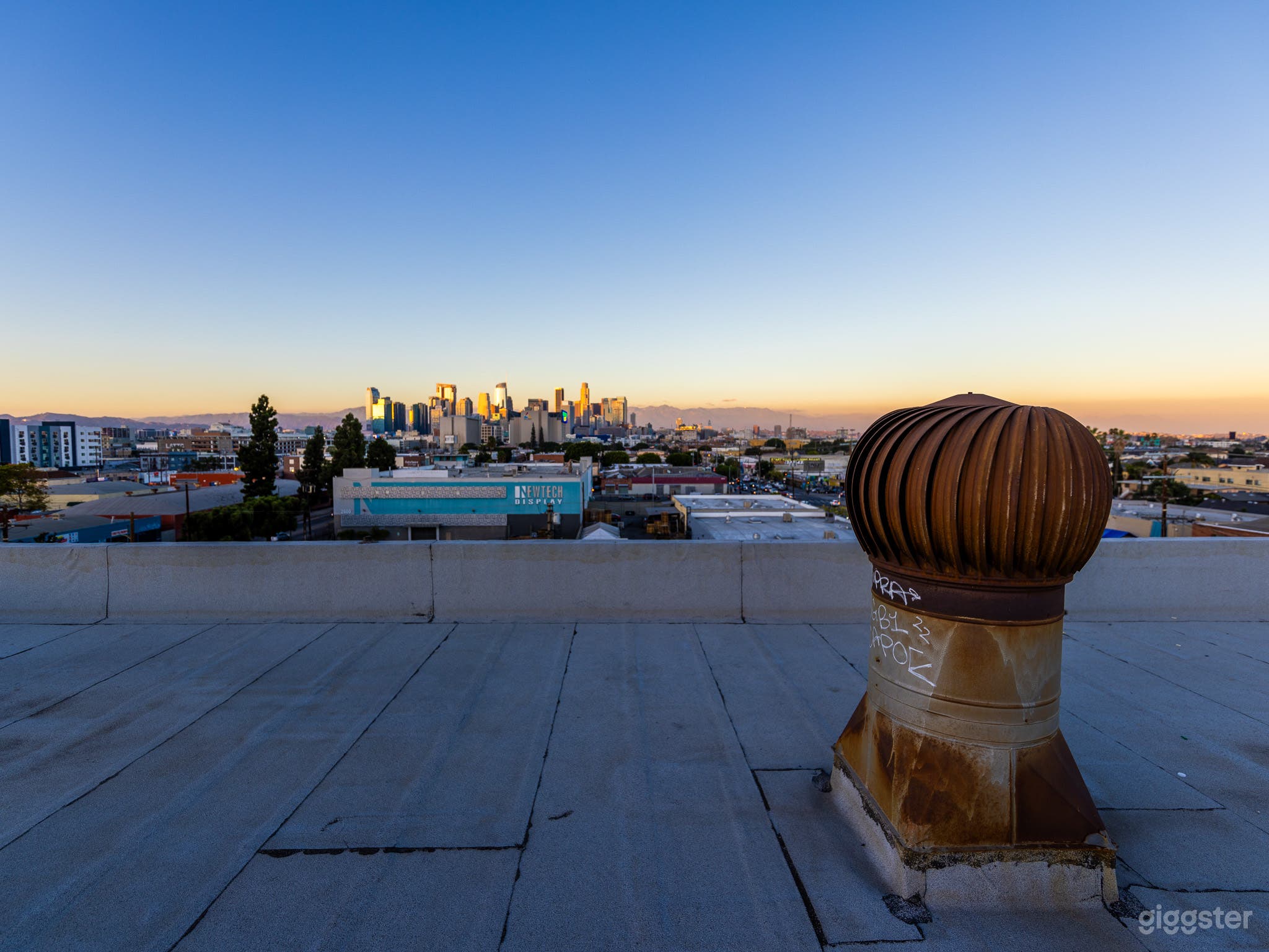 DOWNTOWN LA ROOFTOP #037 Photo 2