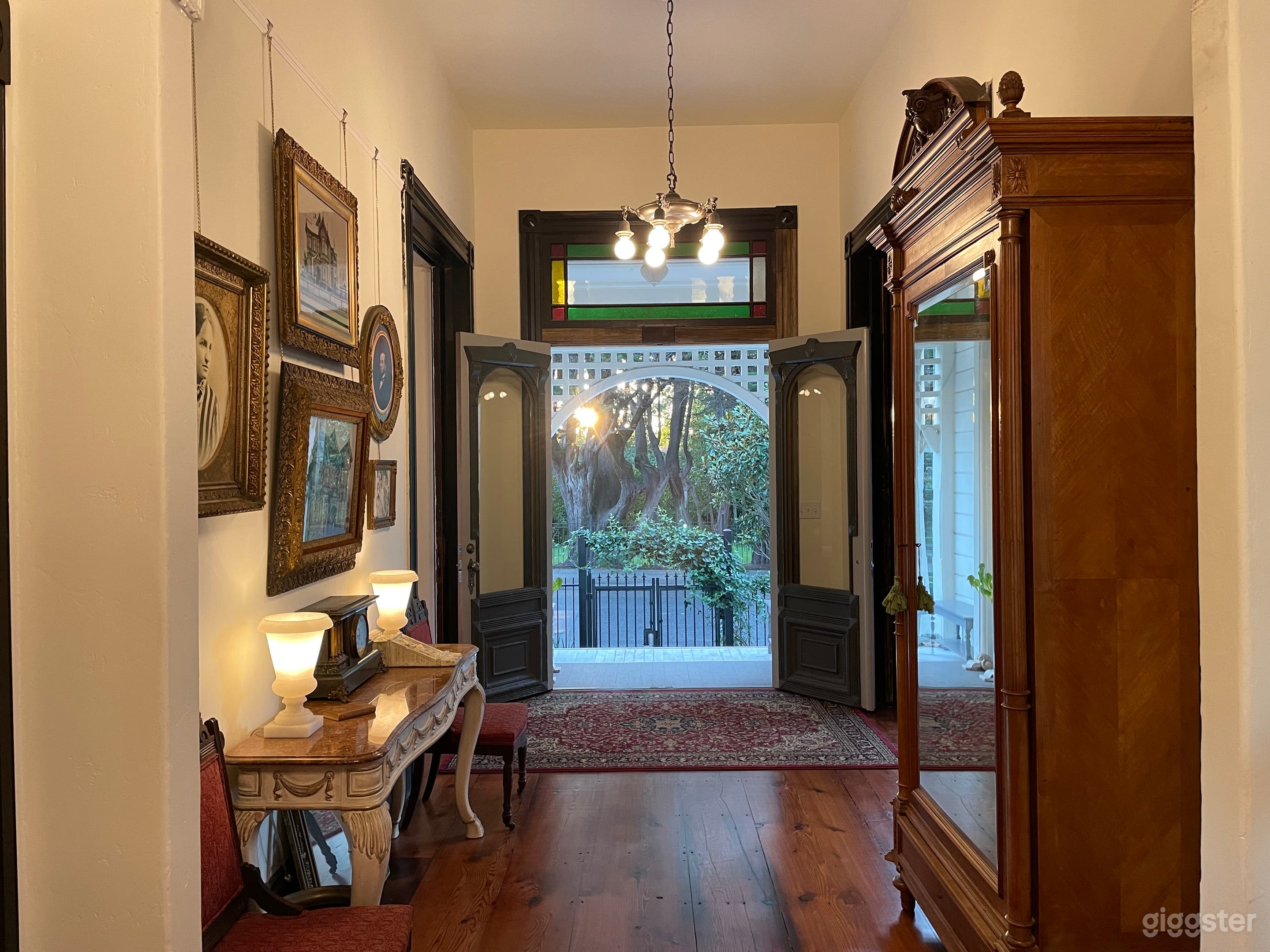 Front Entry Chamber.