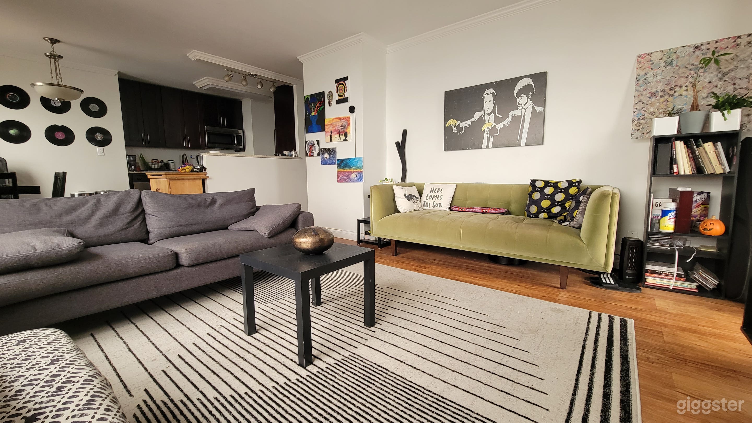 Unique &amp; Artsy Apartment with a VIEW in Manhattan! Photo 1