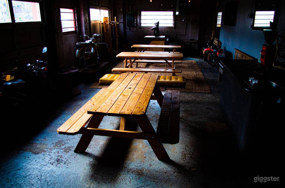 Side Lounge for Private Party Photo 3