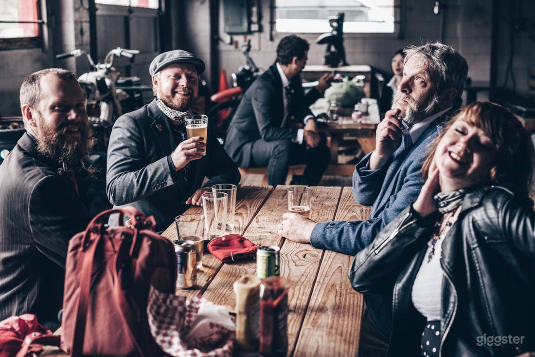 Side Lounge for Private Party Photo 2