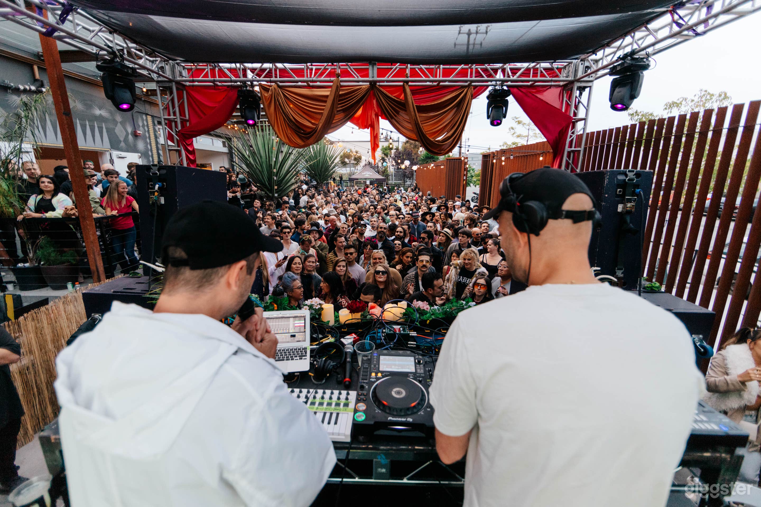 Open Air Courtyard (The Conservatory) Photo 2