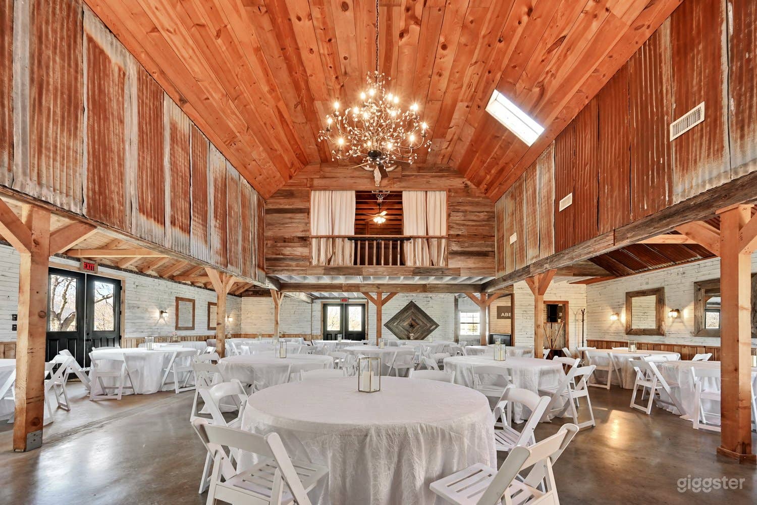Rustic Party Barn Photo 1