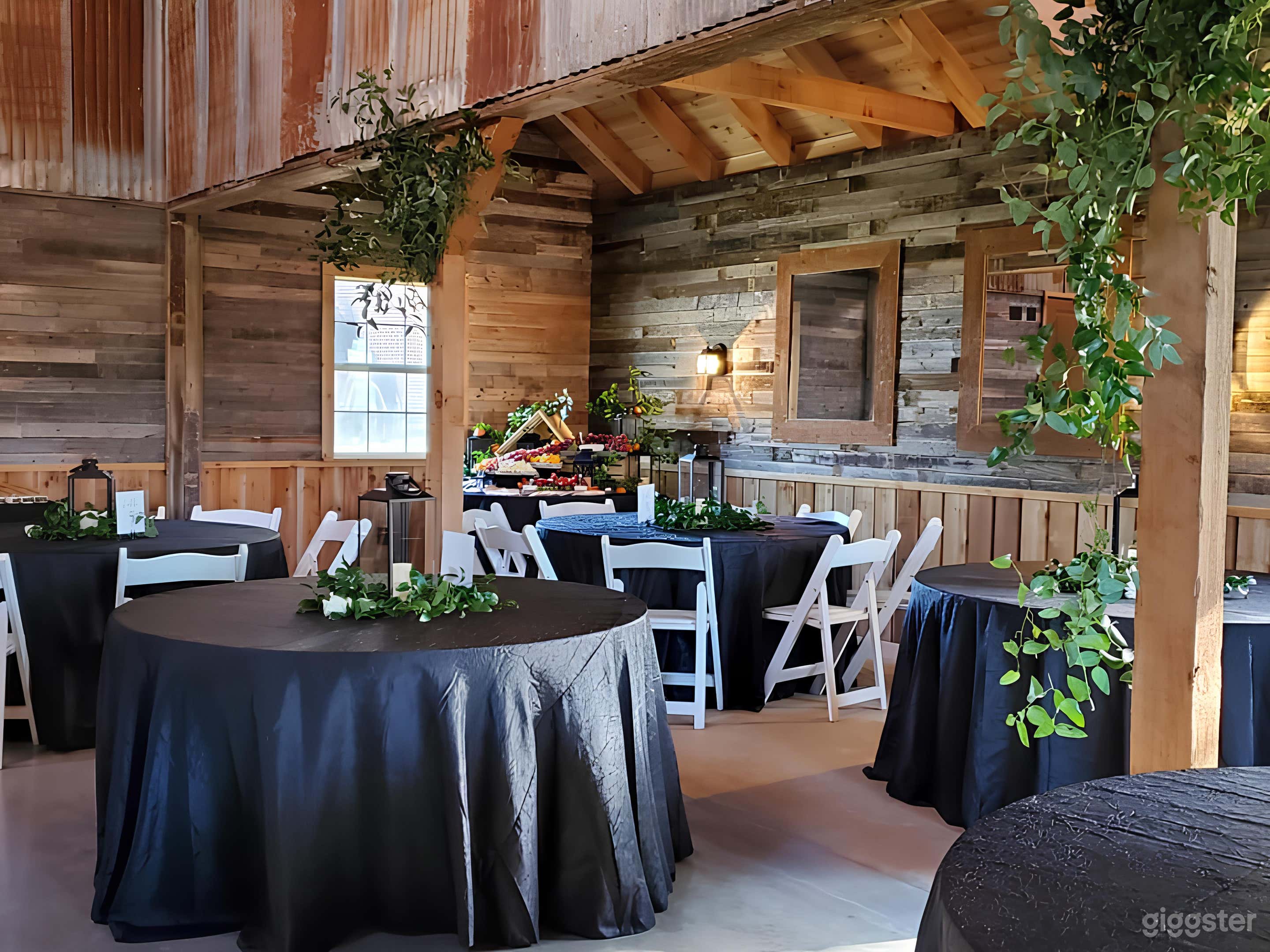 Rustic Party Barn Photo 3