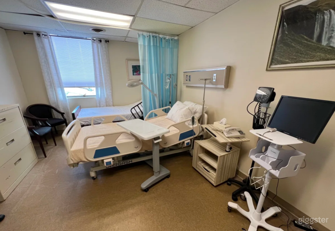 Hospital Room with Check-up Room for filming Photo 2
