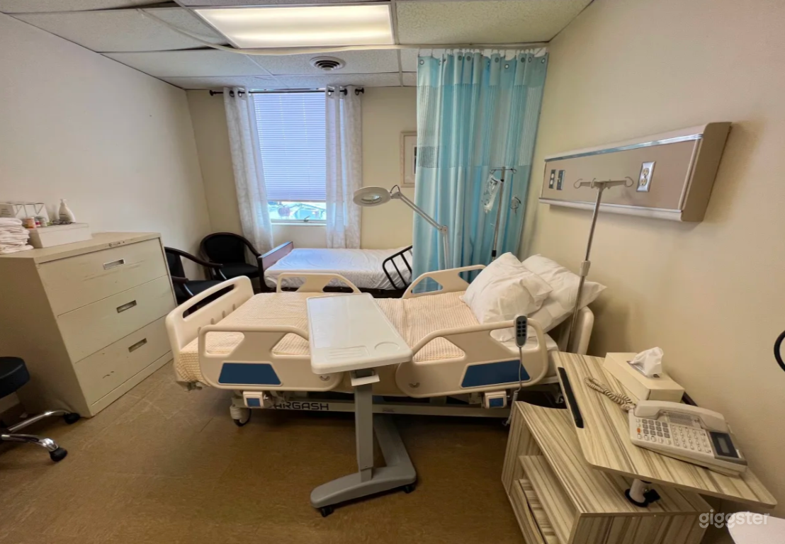 Hospital Room with Check-up Room for filming Photo 4