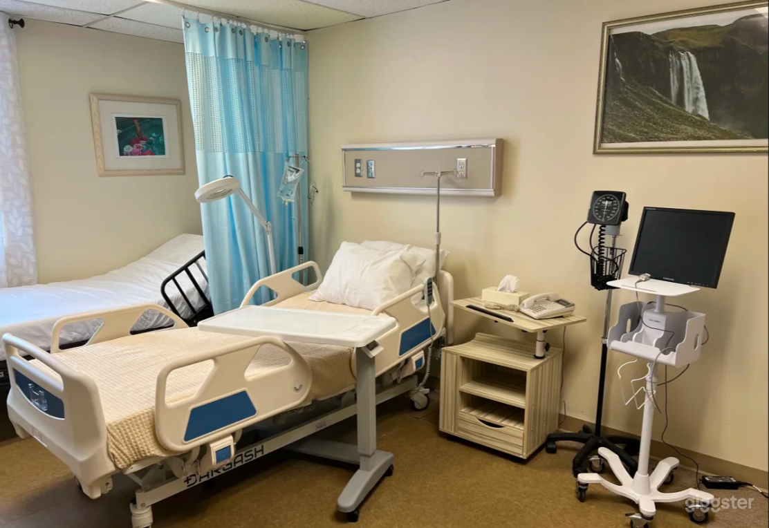 Hospital Room with Check-up Room for filming Photo 3