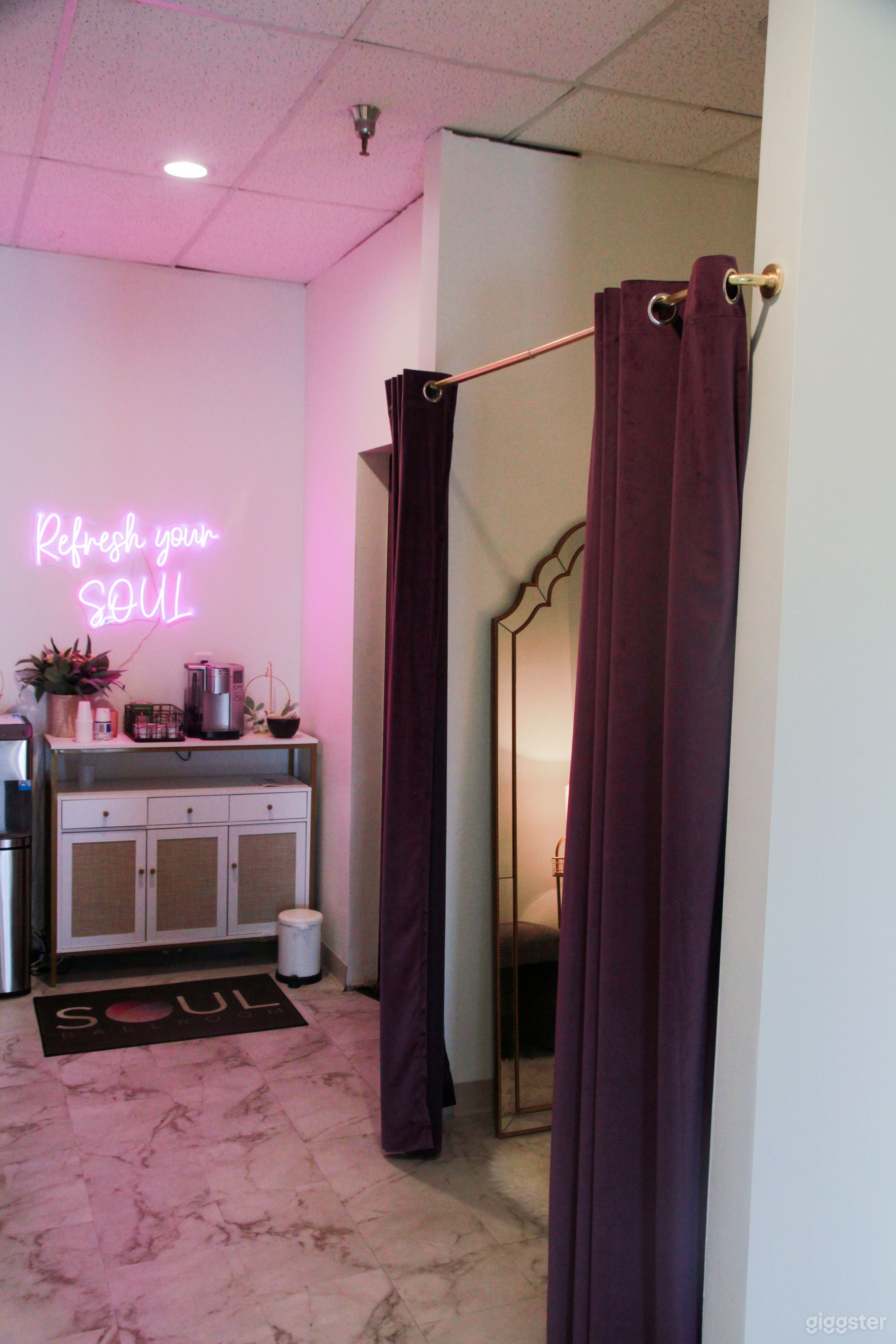 Beautiful dance studio in  Minneapolis  Photo 4