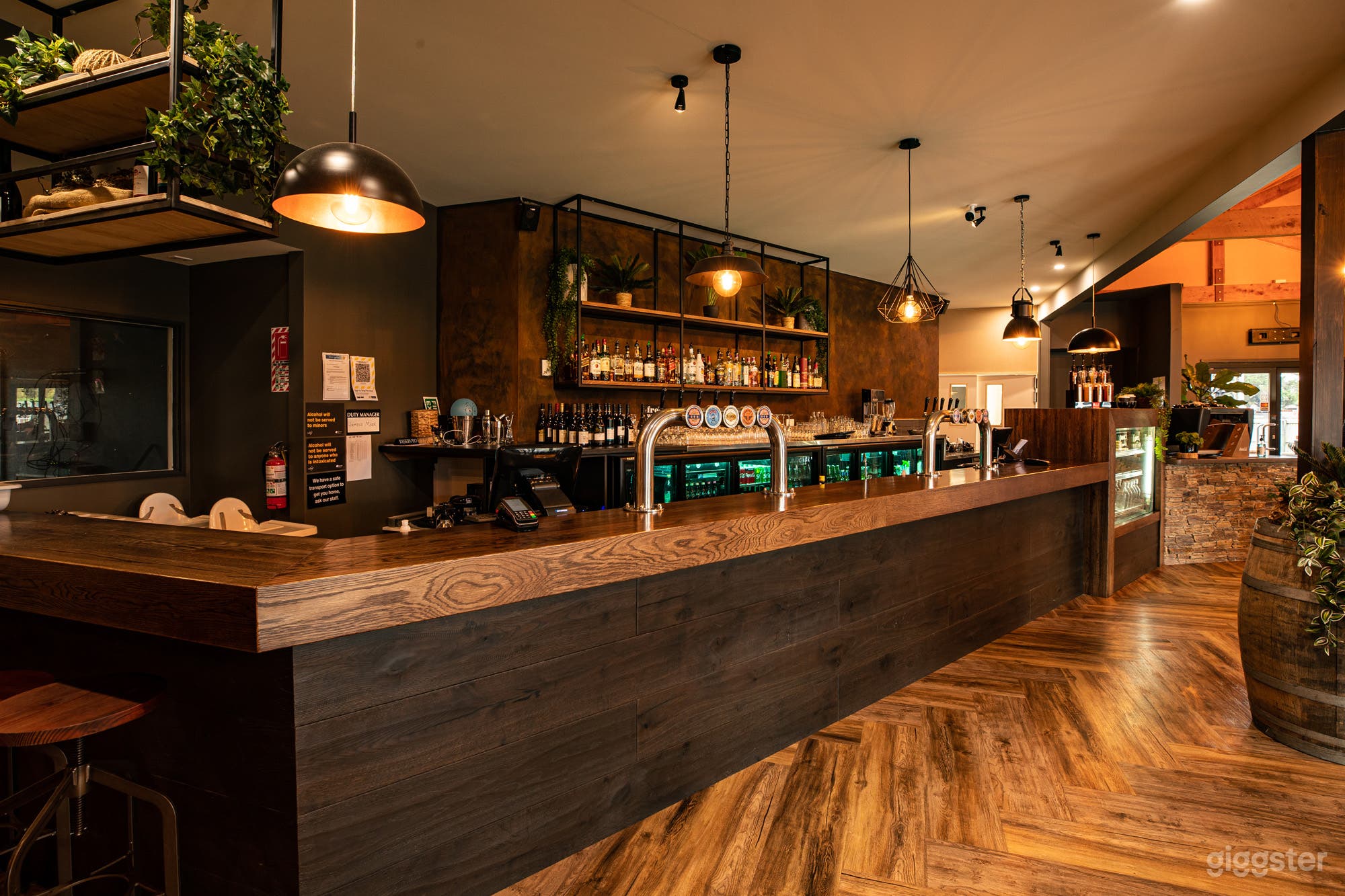 Large Restaurant with Plenty of Spaces Photo 1