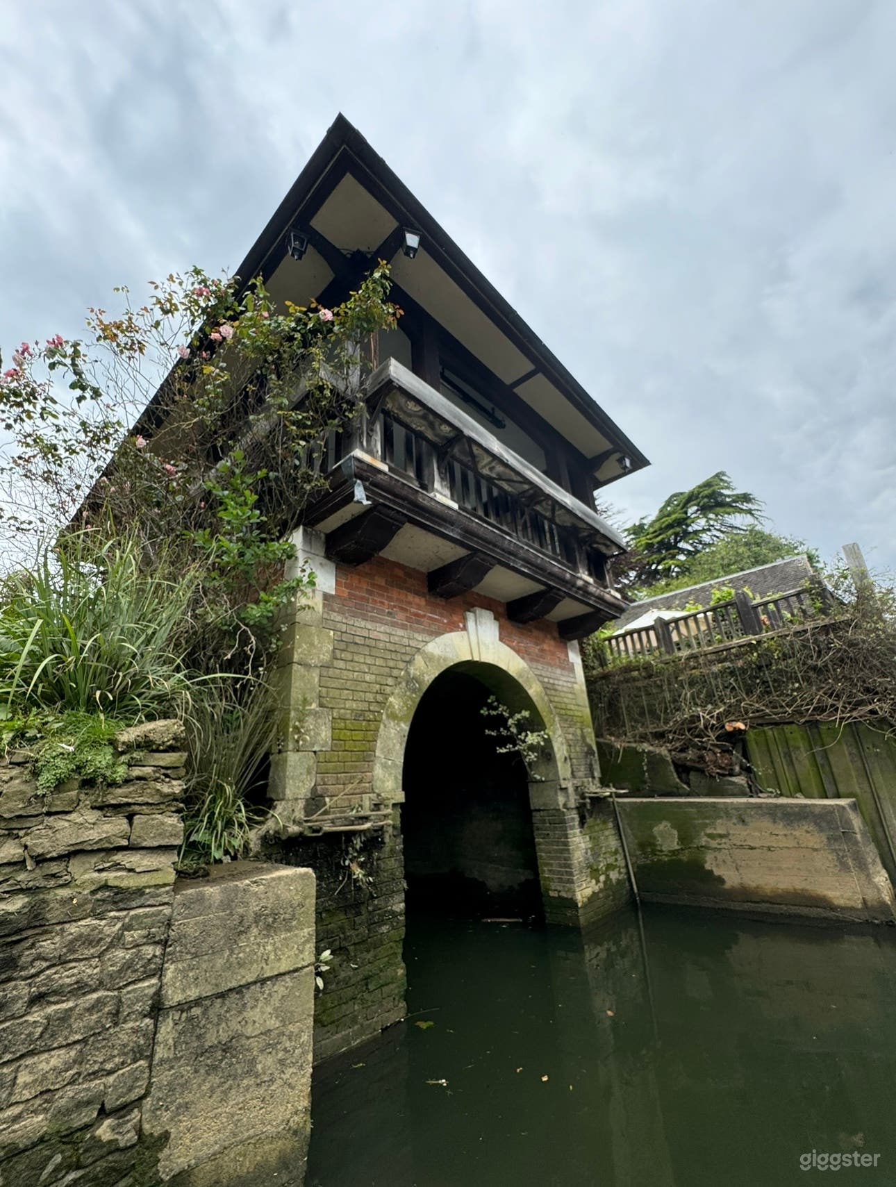 Private Boathouse with Stunning Views Photo 4