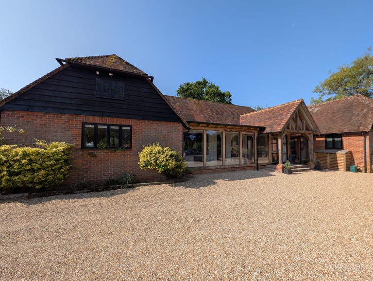 Detached barn conversion in private estate of just 4 barns 