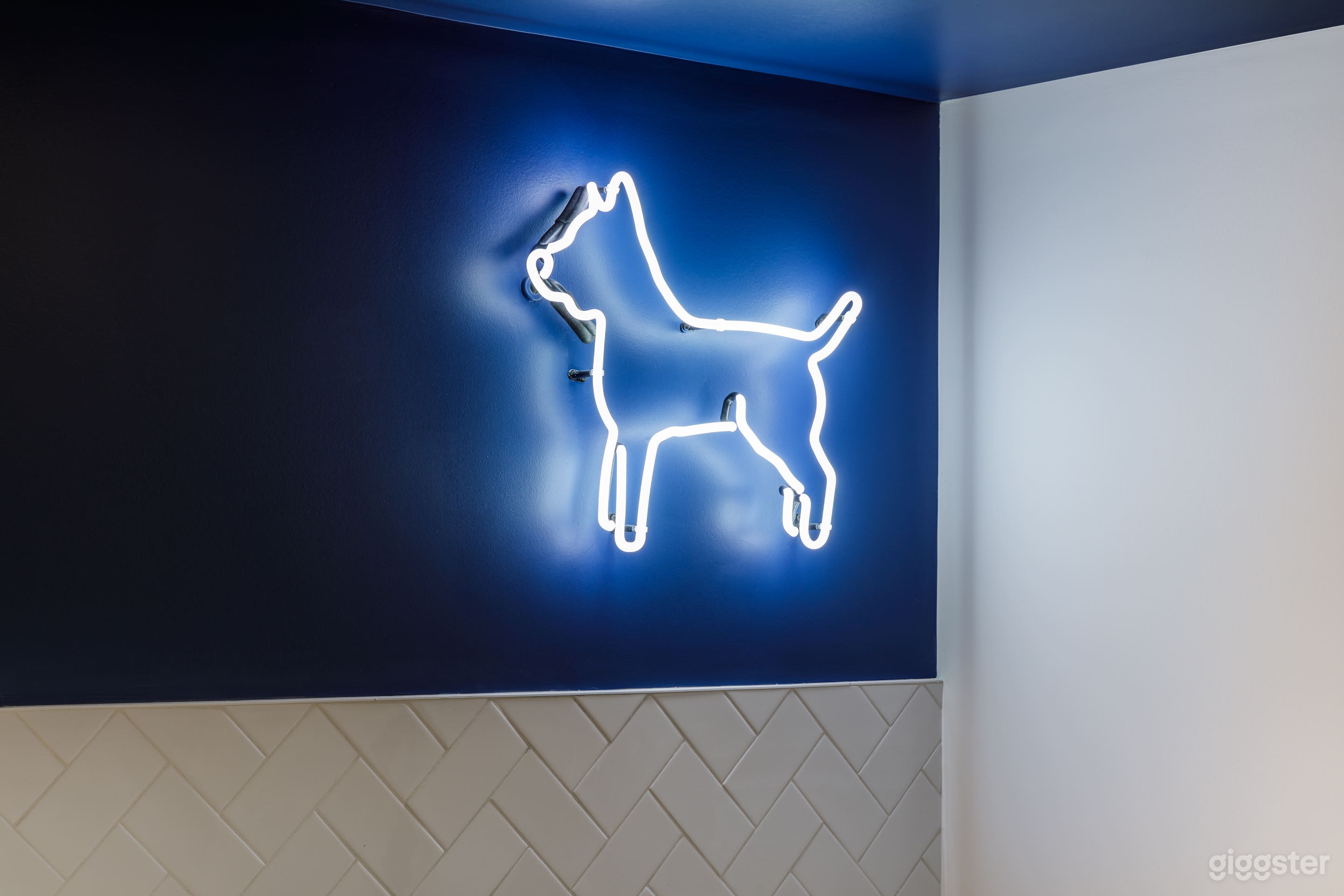 Wheelchair accessible washroom 