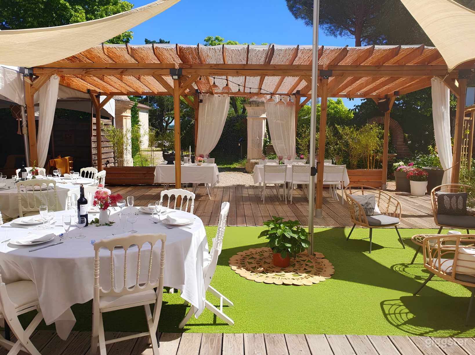 Photo de La Terrasse | Charmante terrasse extérieure pour événements  3