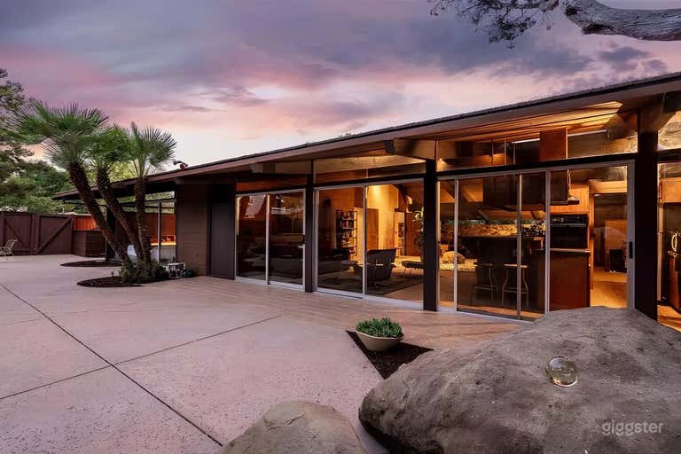  Mid-Century Backyard Hideaway 