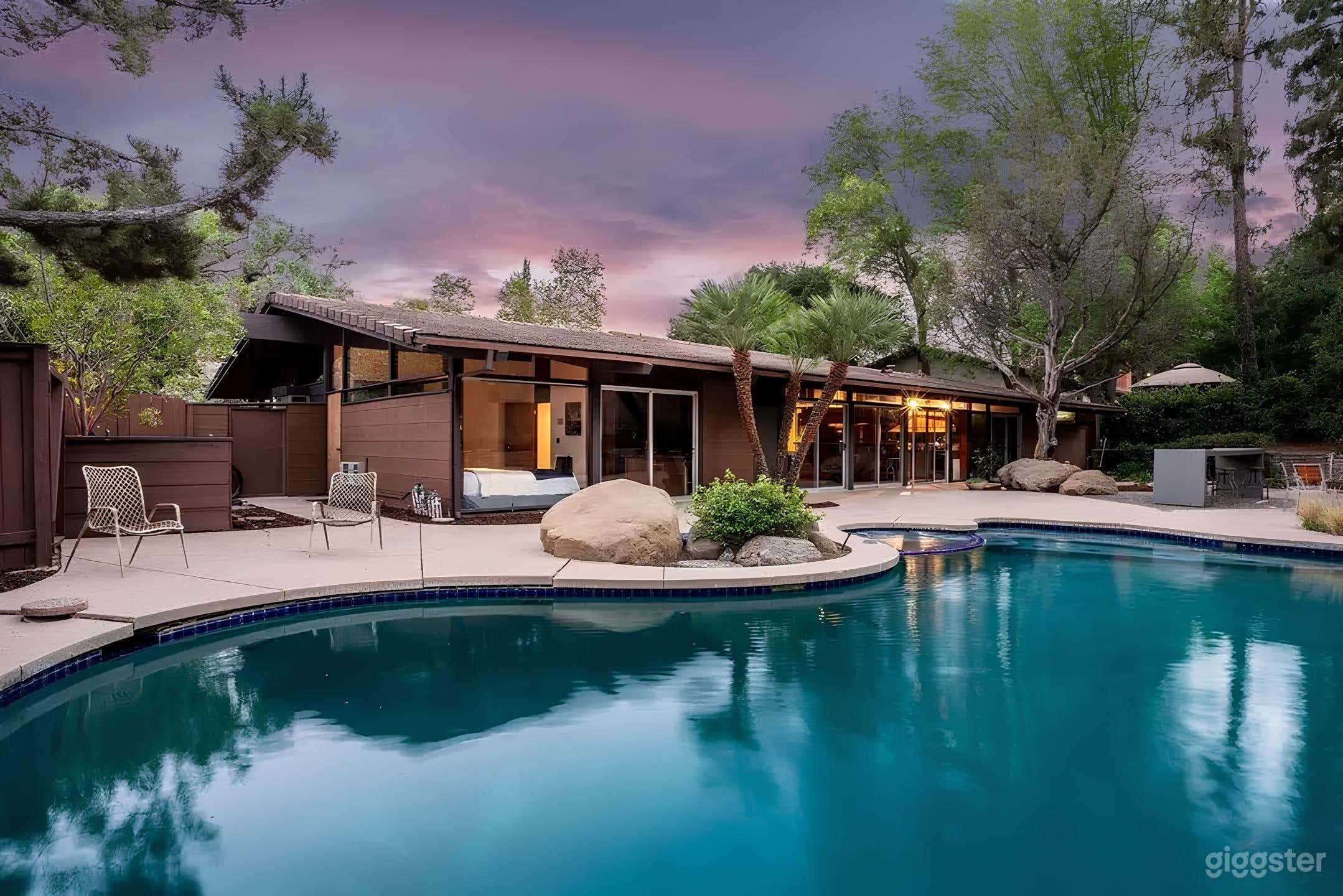 Mid-Century Backyard Hideaway Photo 4