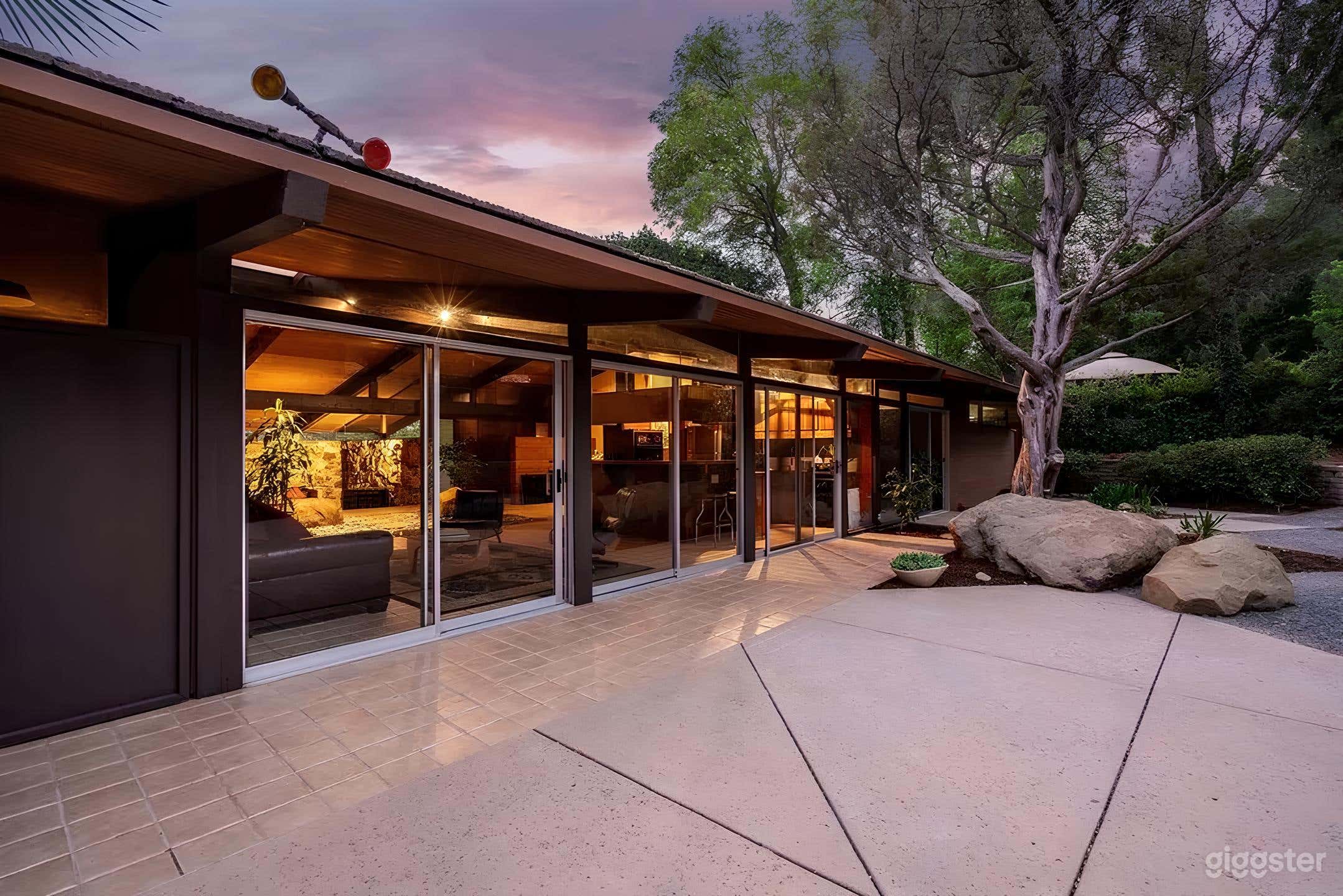 Mid-Century Backyard Hideaway Photo 2