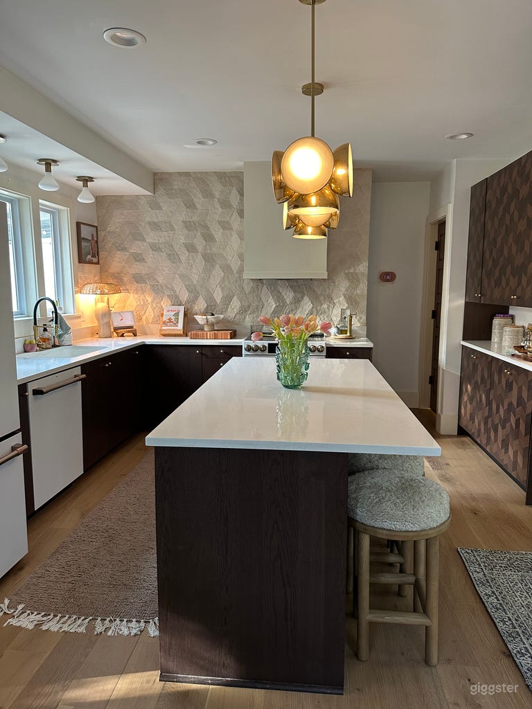  Charming City Designer Cottage 