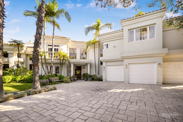  GRAND COUNTRY CLUB ESTATE WITH VINTAGE FLAIR 