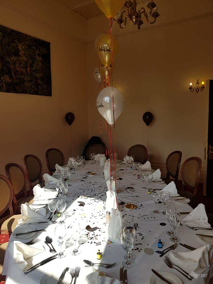 Awesome Drawing Room in Nottingham Photo 3