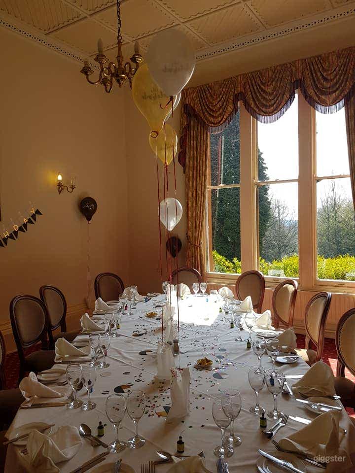 Awesome Drawing Room in Nottingham Photo 1