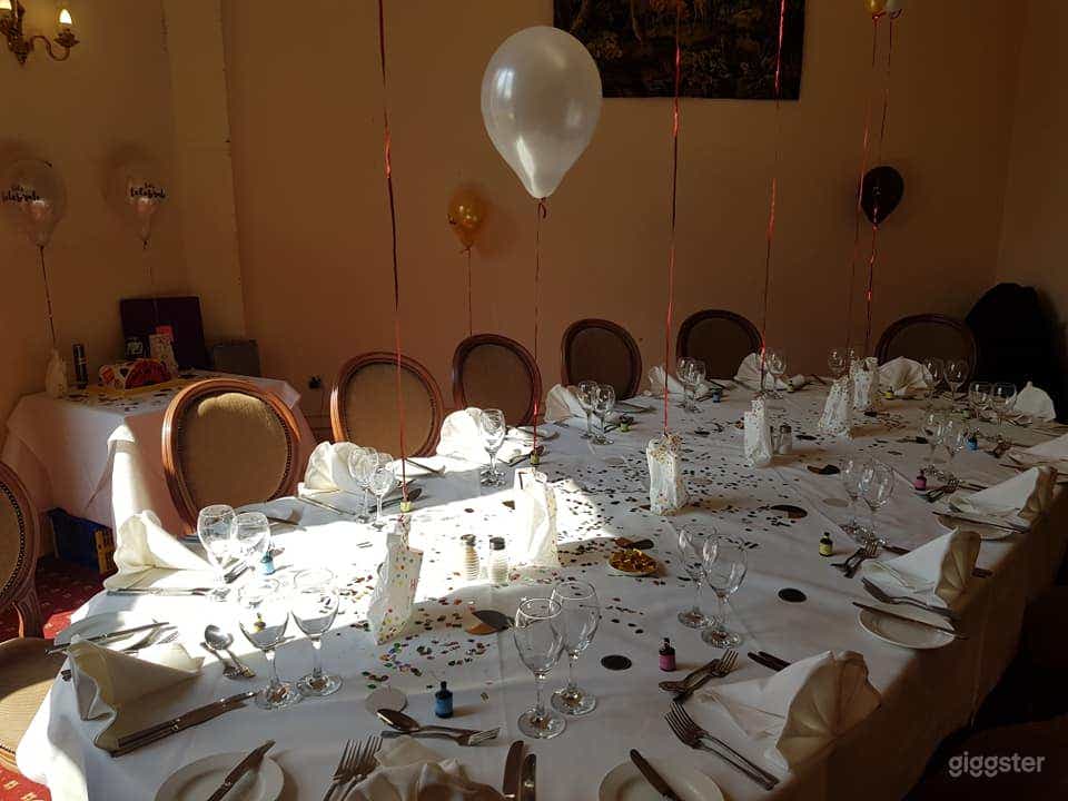 Awesome Drawing Room in Nottingham Photo 2