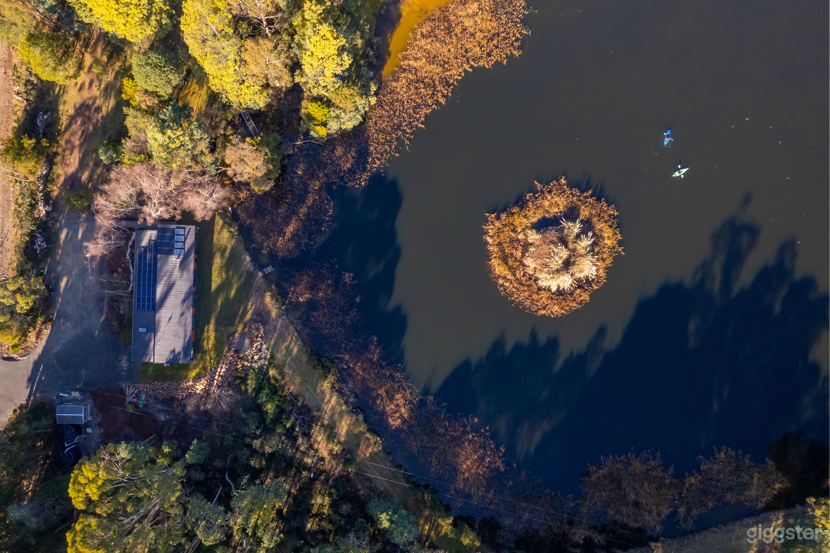 Unique and Beautiful Lake House Photo 3