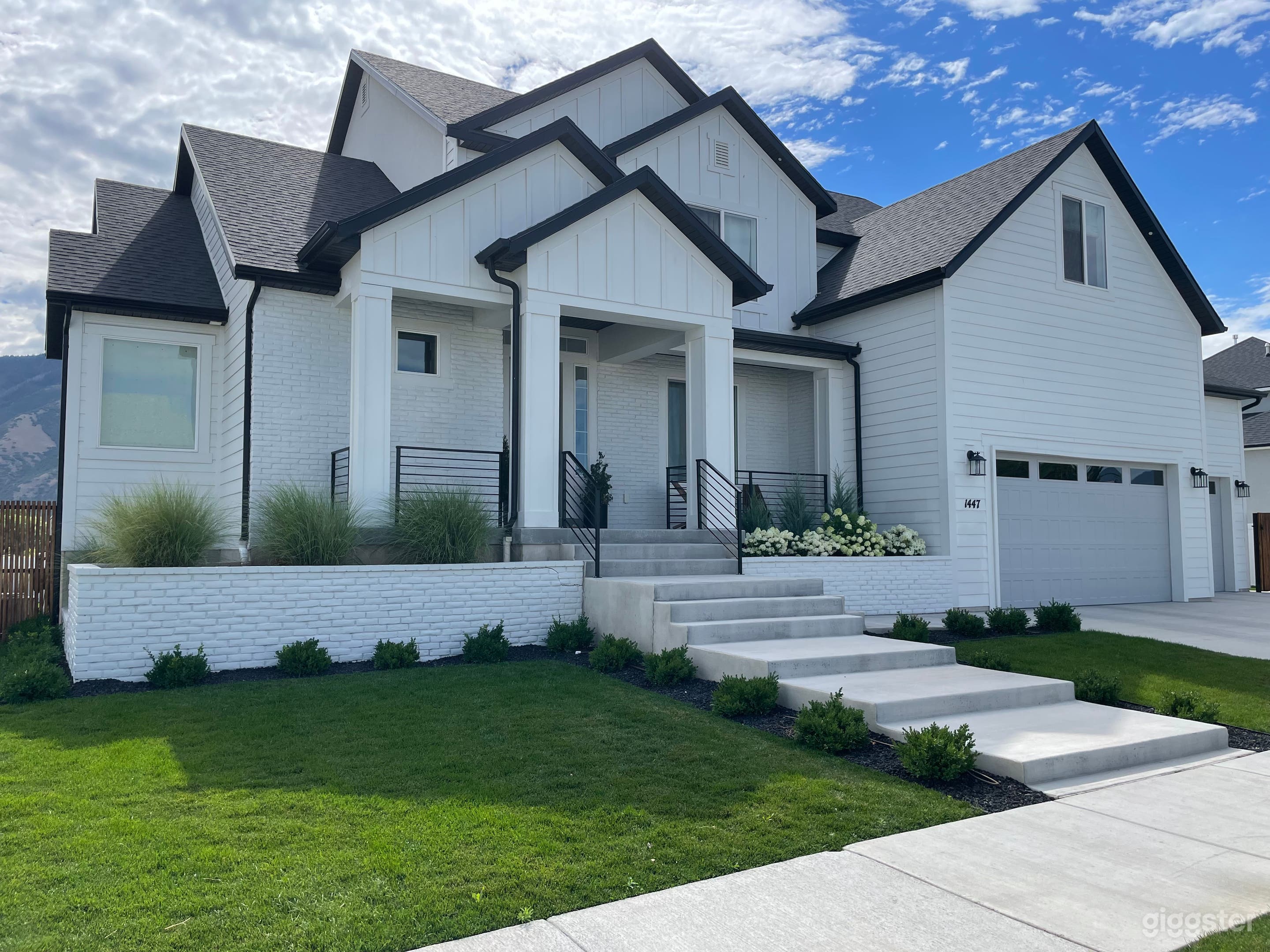 Modern Farmhouse with Mountainous Views Photo 1