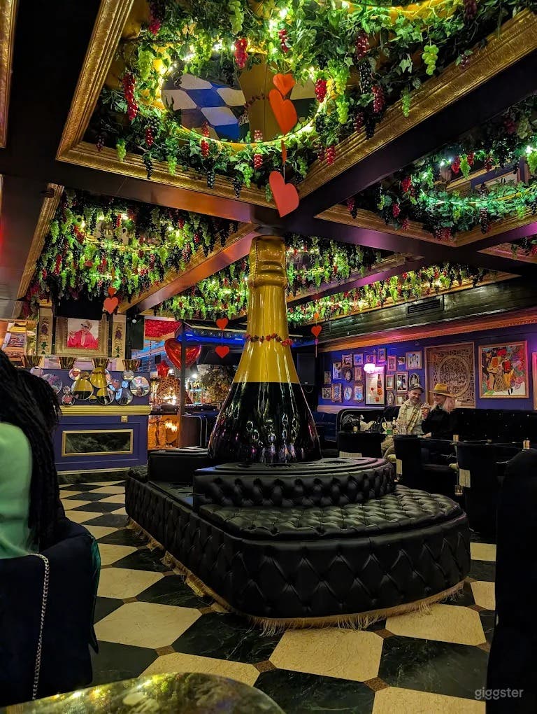 Extraordinary Bar Photo 4