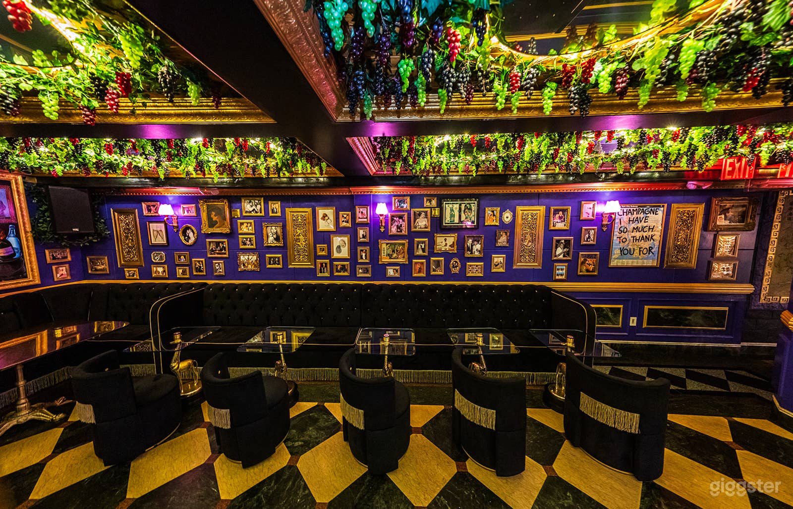 Extraordinary Bar Photo 3