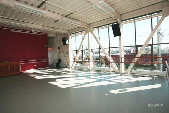Studio LP (Bright, Clean Feel Dance Studio) Photo 2
