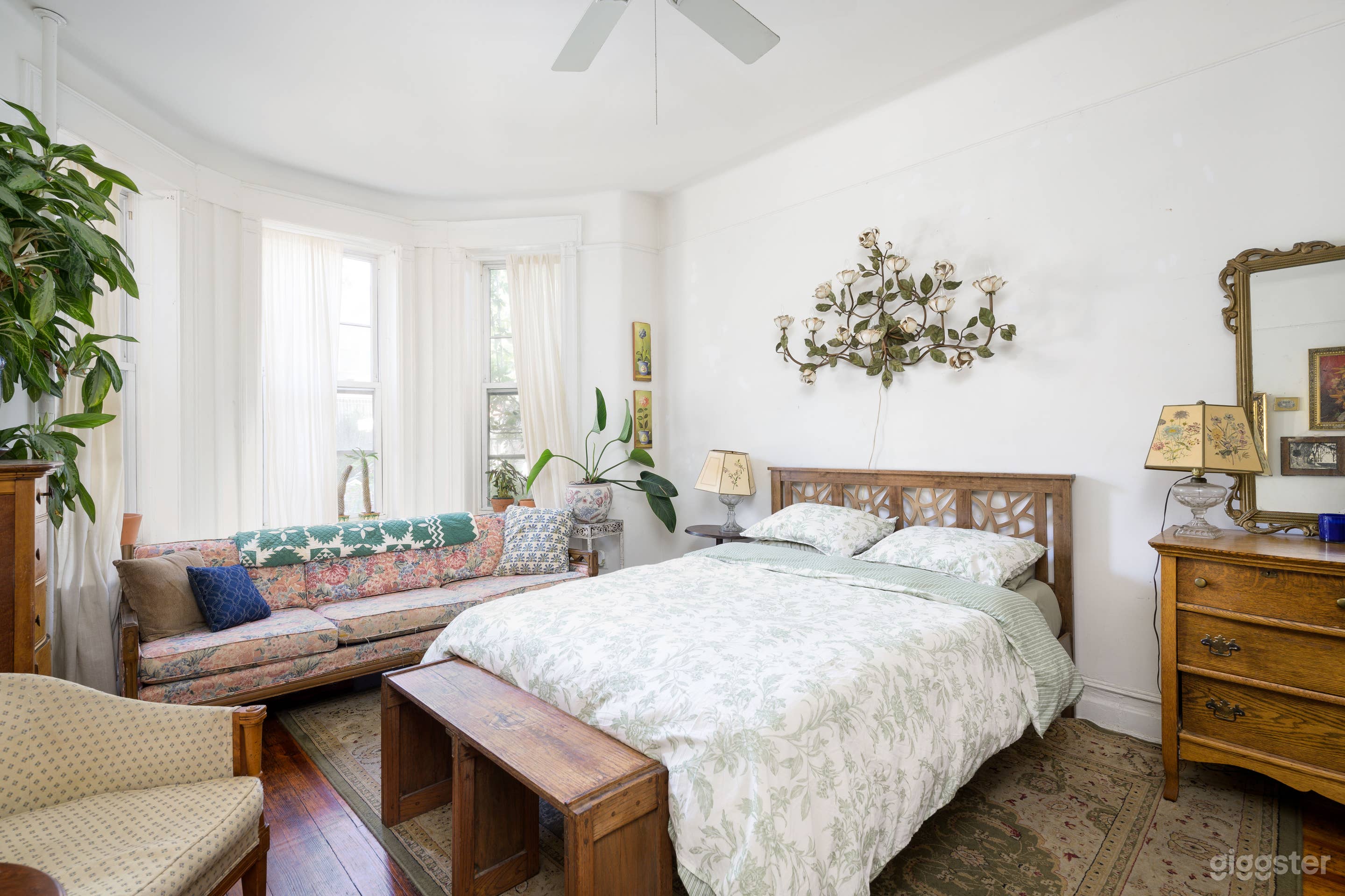 2 Full Floors Townhouse &amp; Garden Rustic &amp; Historic Photo 4