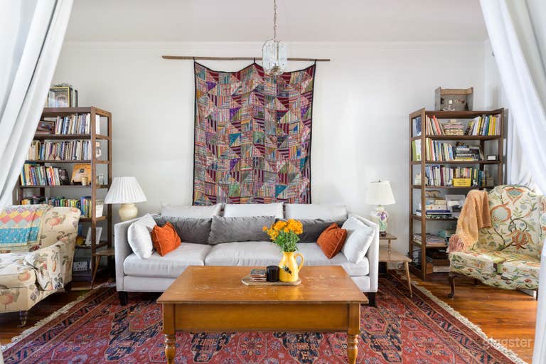  2 Full Floors Townhouse & Garden Rustic & Historic 