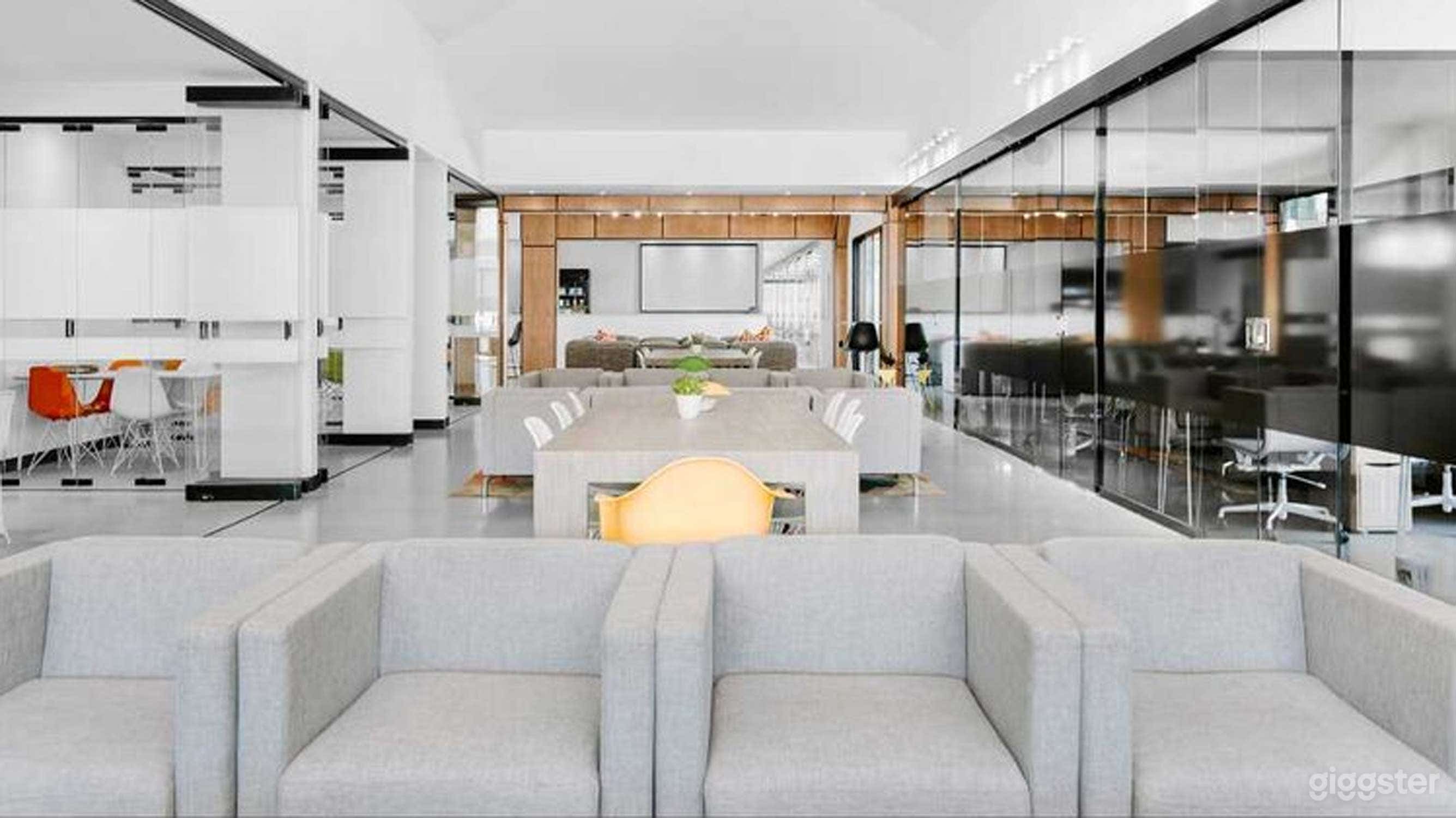 Well-equipped Meeting Room in Denver Photo 2