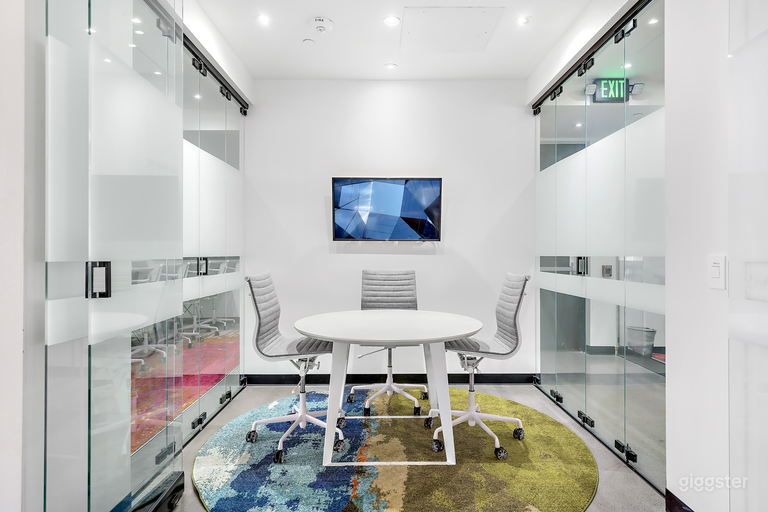  Well-equipped Meeting Room in Denver 