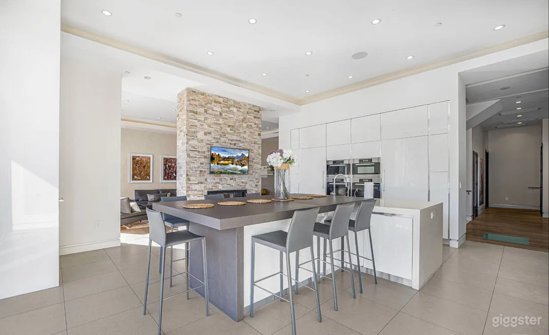 ZORADA ART HOUSE ABOVE THE CANYONS Photo 4