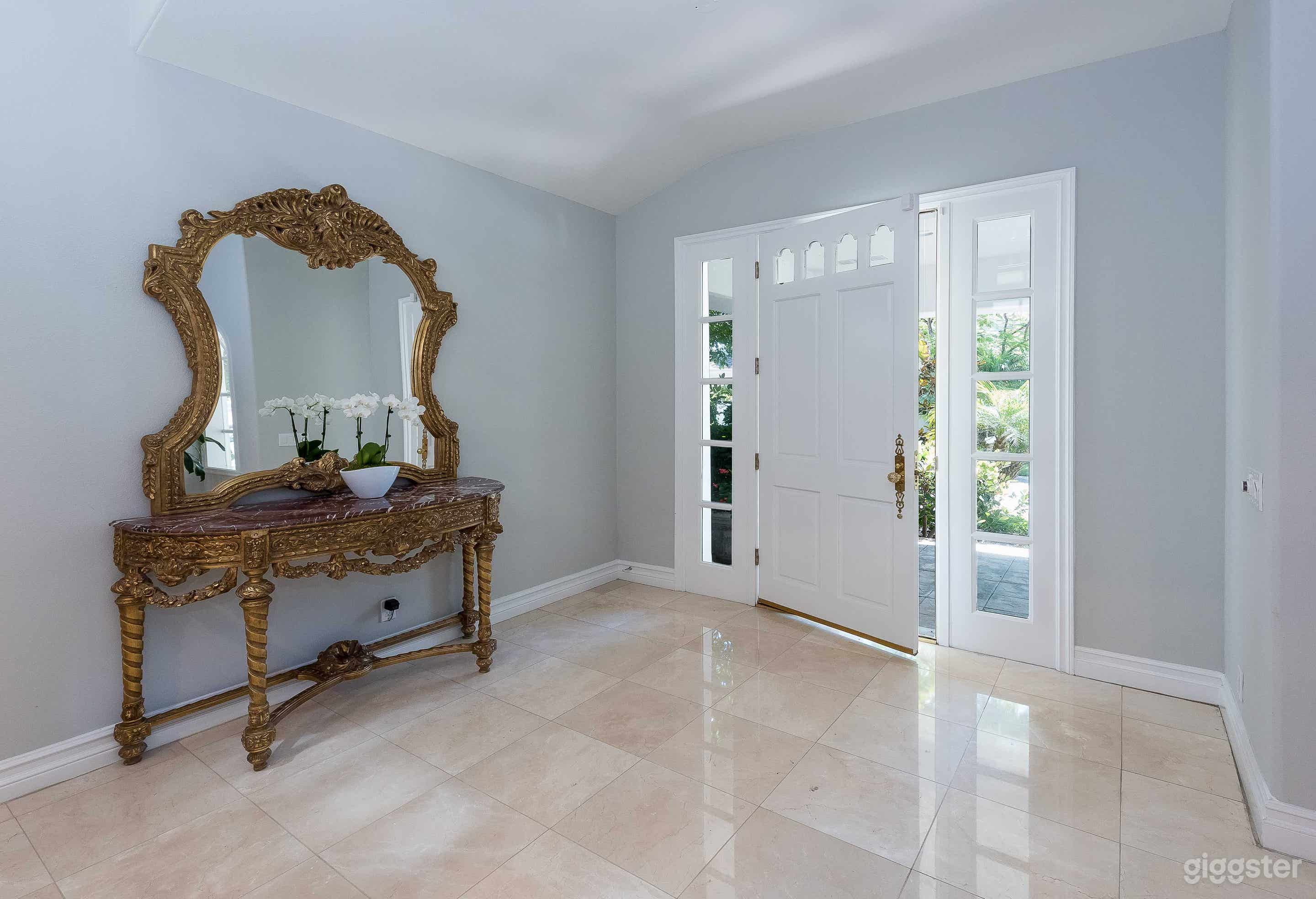 Estate on Sunrise with Access to a Golf Course Photo 3