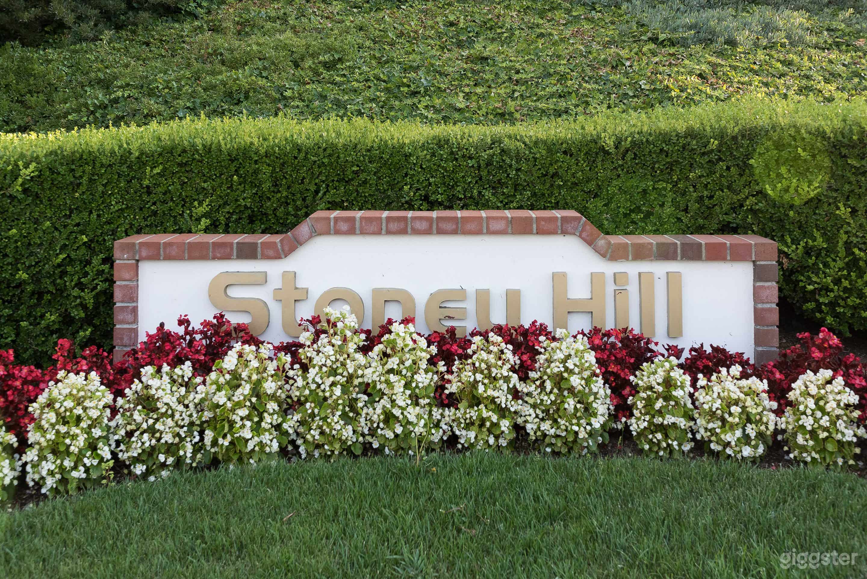 Estate on Sunrise with Access to a Golf Course Photo 2