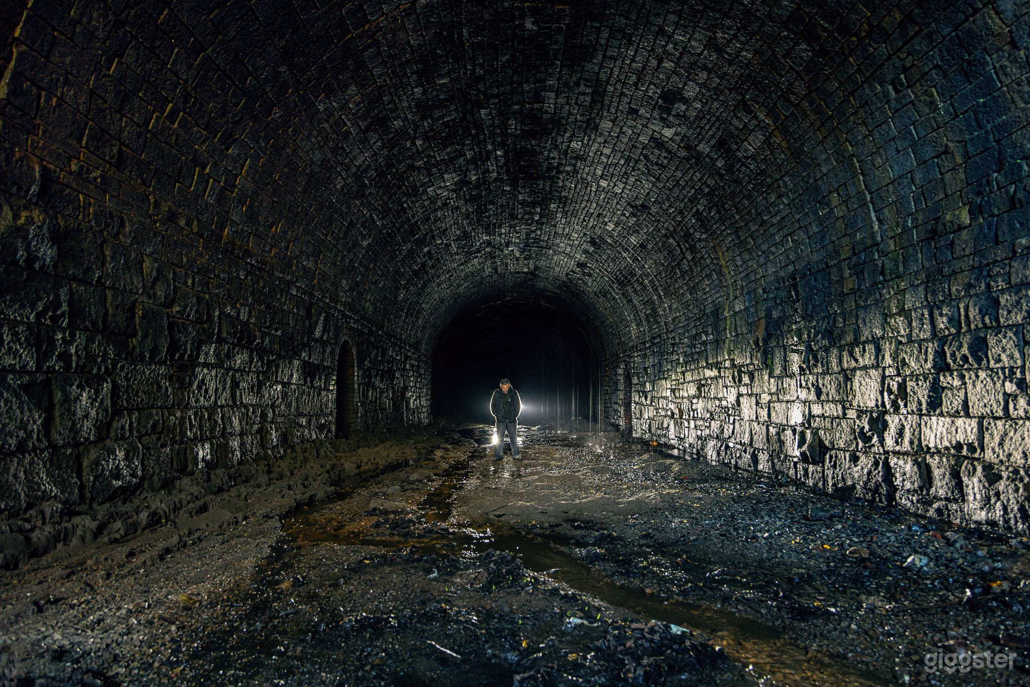 Disused Railway Tunnel with original features Photo 2