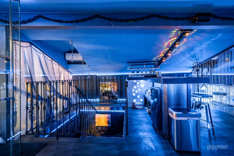  LUXURY ENTERTAINMENT COMPLEX IN BEVERLY HILLS 