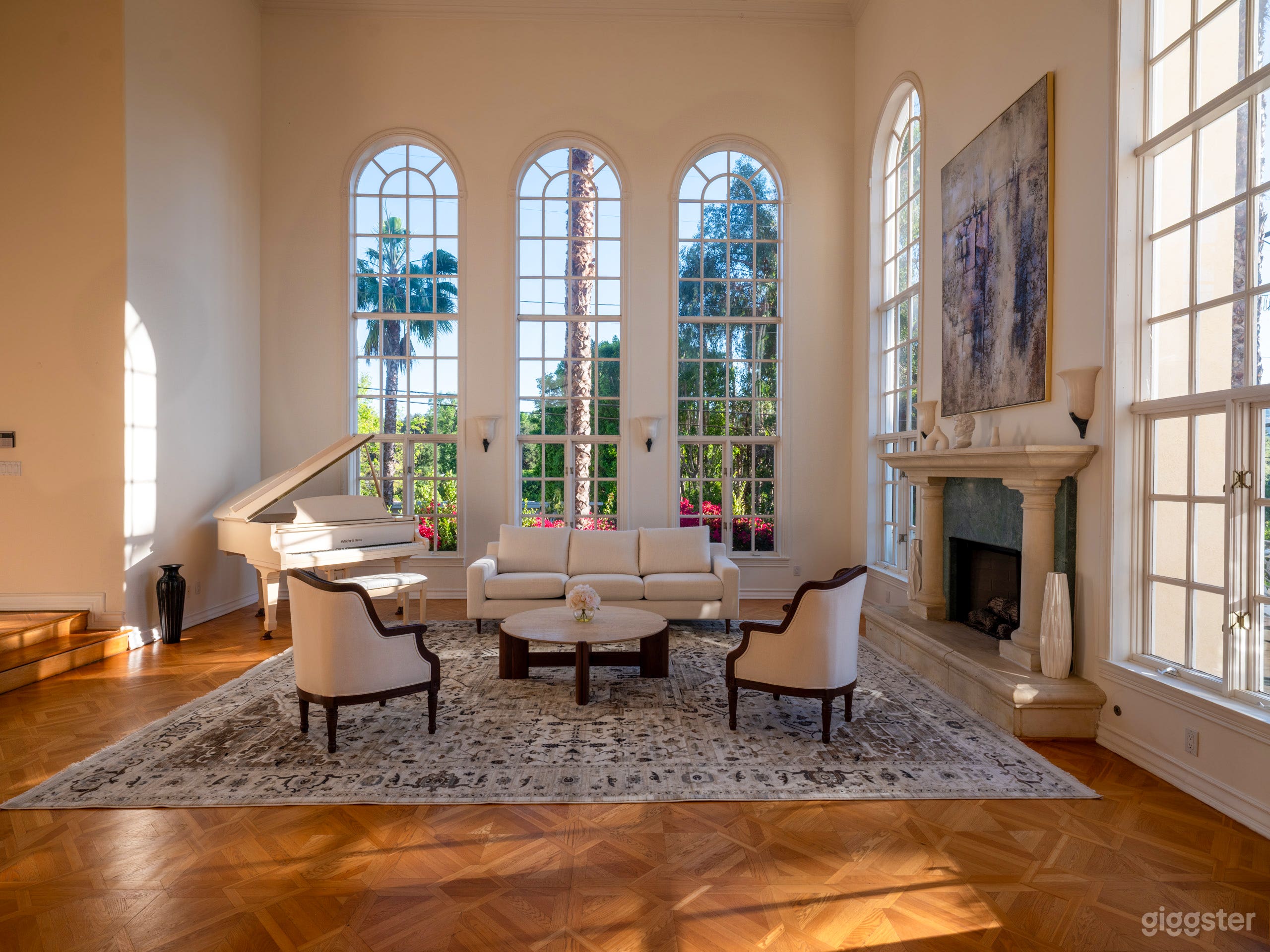 Italian Villa Estate w/ Grand Foyer, Balustrades + Pool/Spa Photo 3