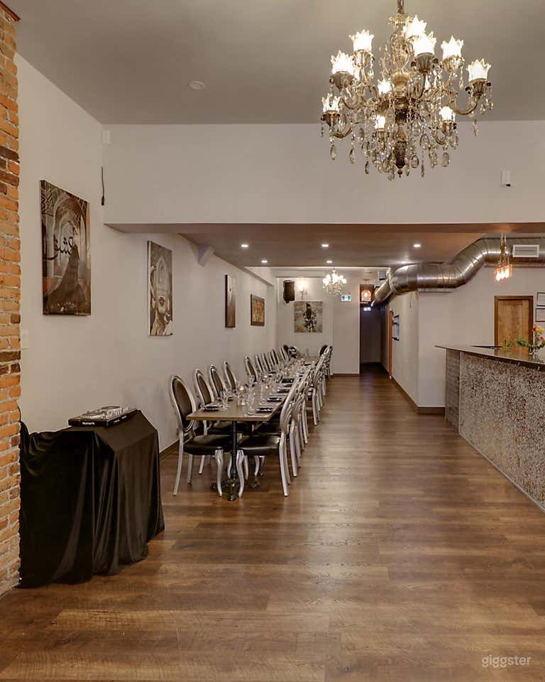  Unique Iranian Restaurant & Bar 