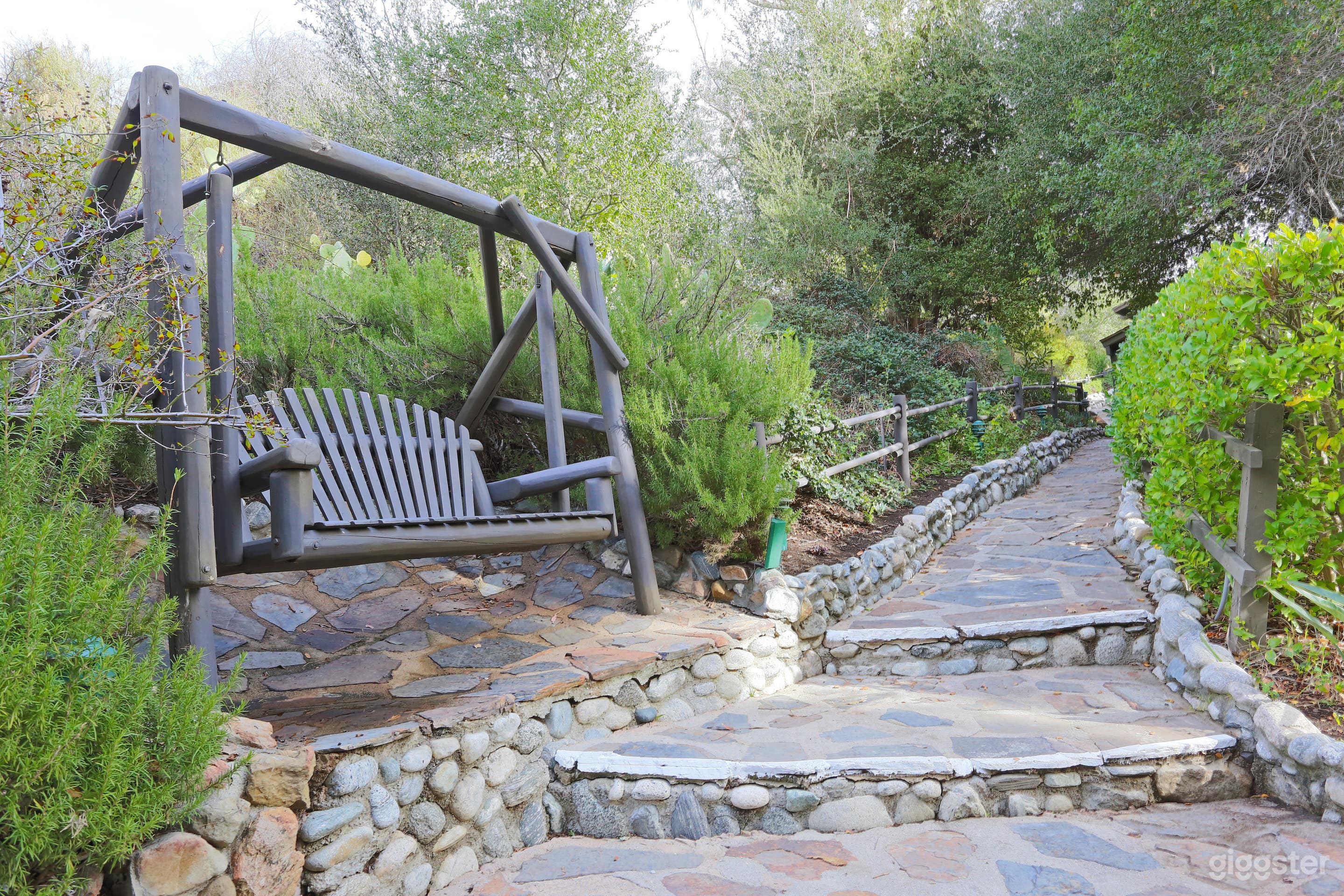 Rustic Lodge Restaurant surrounded by Mountains Photo 2