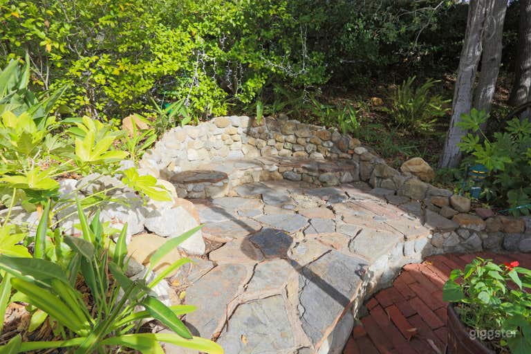  Rustic Lodge Restaurant surrounded by Mountains 