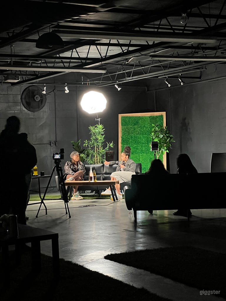  Clean Canvass Creatives 