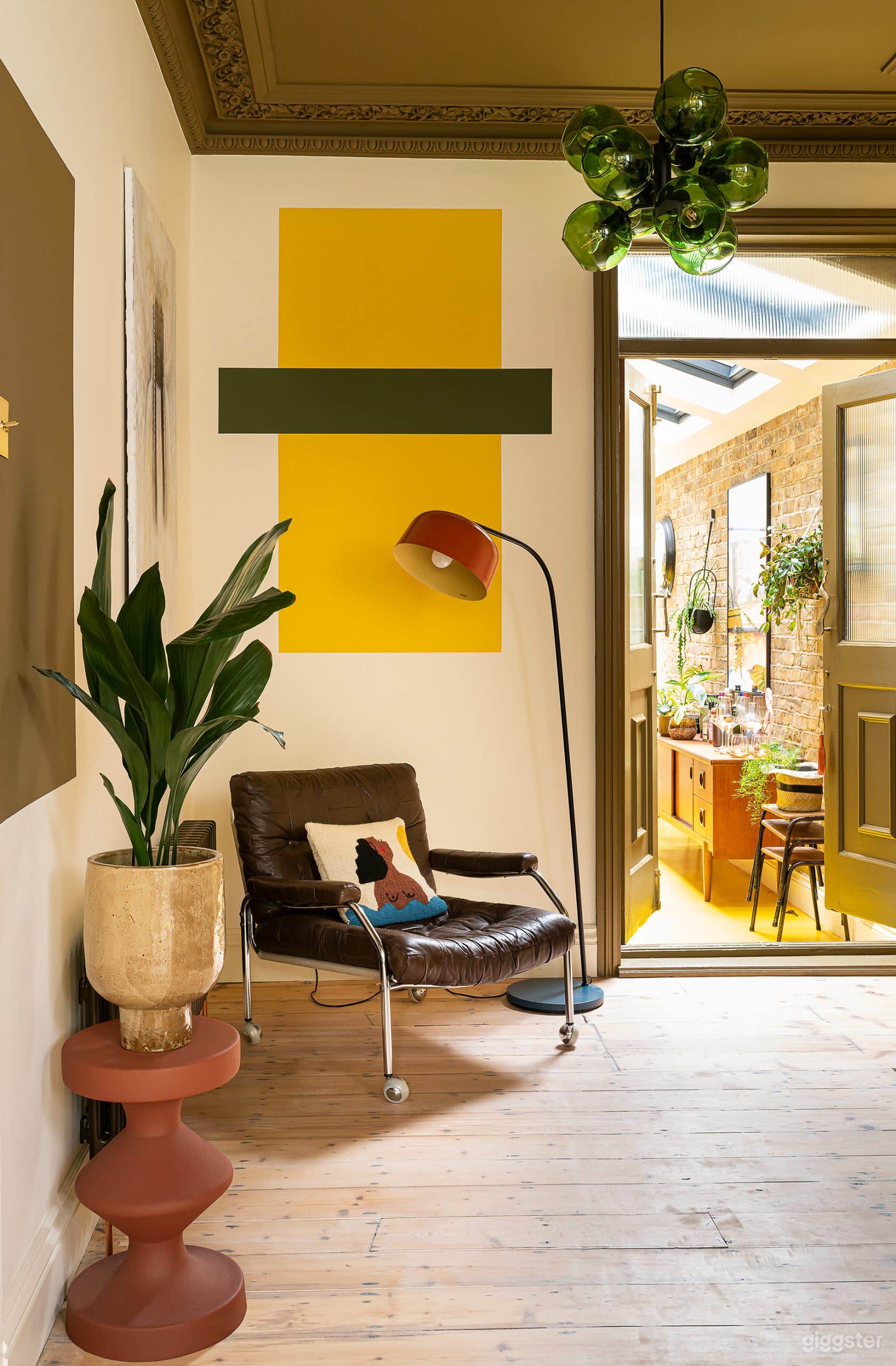 Colourful Victorian Mid-Terraced House  Photo 1