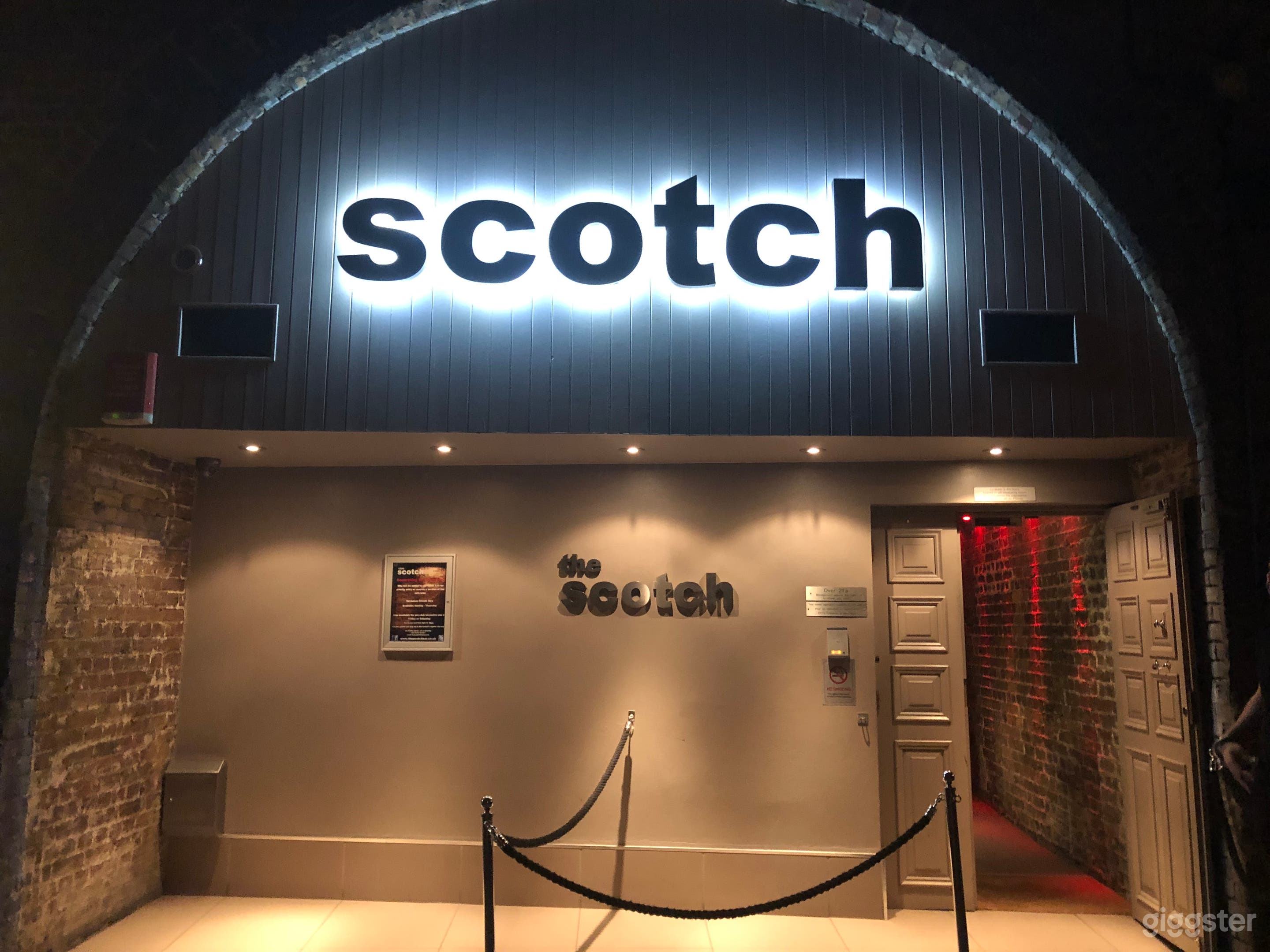 Unique Nightclub in Windsor with a Circus Theme Photo 2