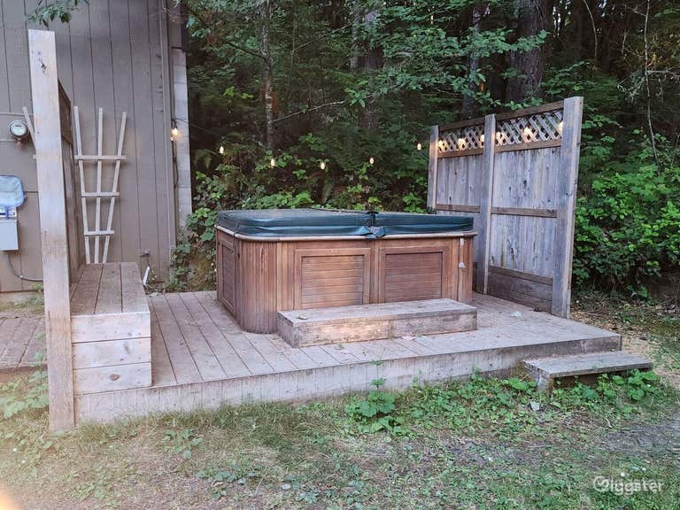 Distinctive Hot Tub || Fall Creek 