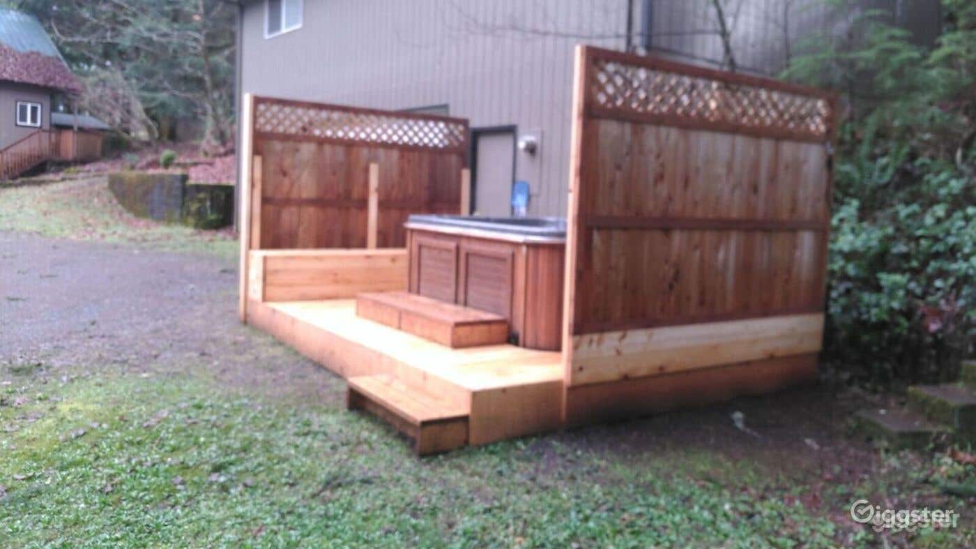 Distinctive Hot Tub || Fall Creek Photo 3