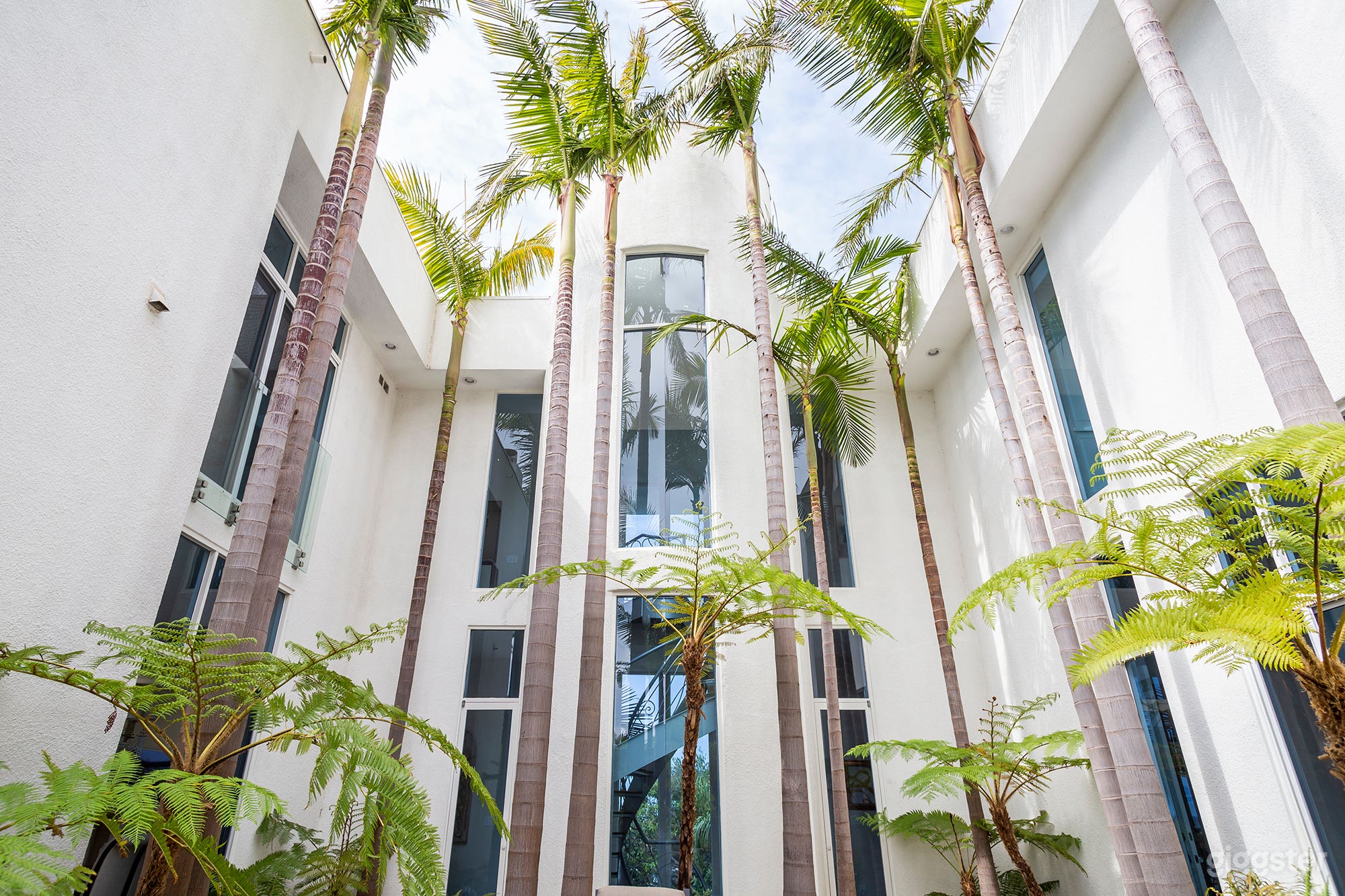 Elegance at Broad Beach Photo 3